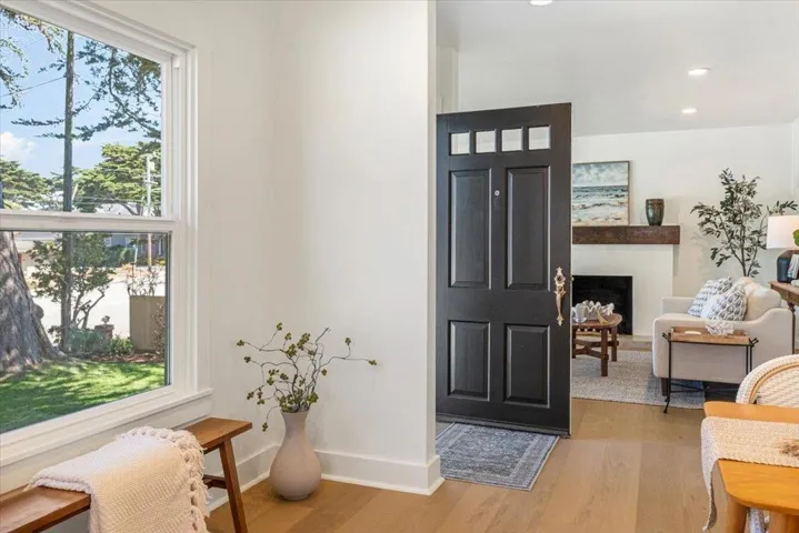 1133 Del Monte Boulevard, Pacific Grove, California 93950