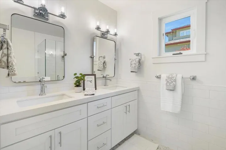 1133 Del Monte Boulevard, Pacific Grove, California 93950