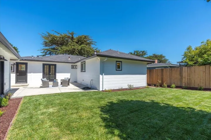 1133 Del Monte Boulevard, Pacific Grove, California 93950
