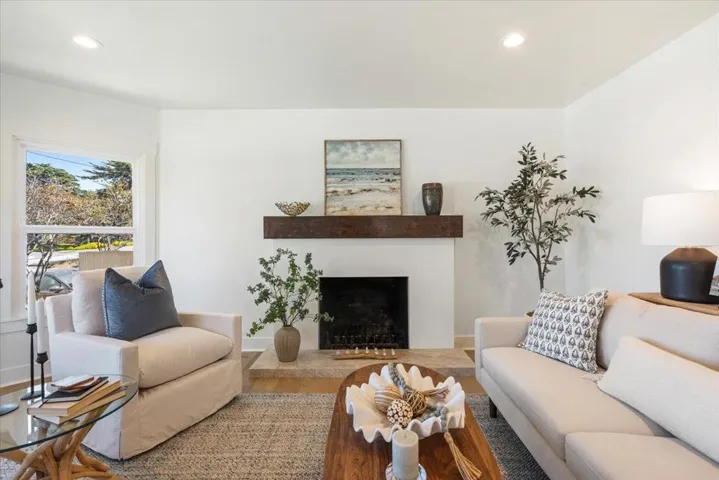 1133 Del Monte Boulevard, Pacific Grove, California 93950