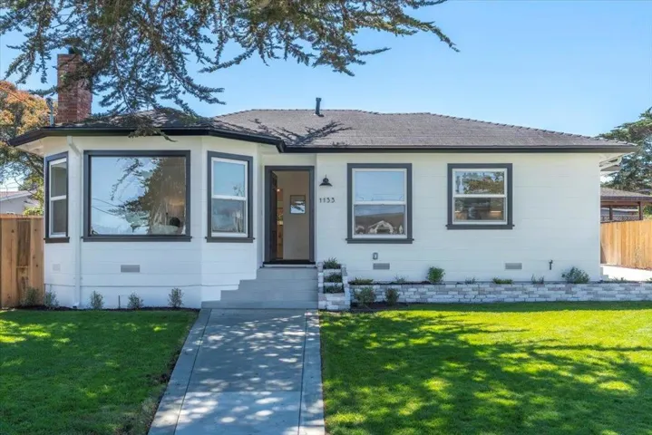 1133 Del Monte Boulevard, Pacific Grove, California 93950