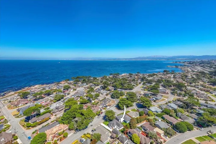 1133 Del Monte Boulevard, Pacific Grove, California 93950