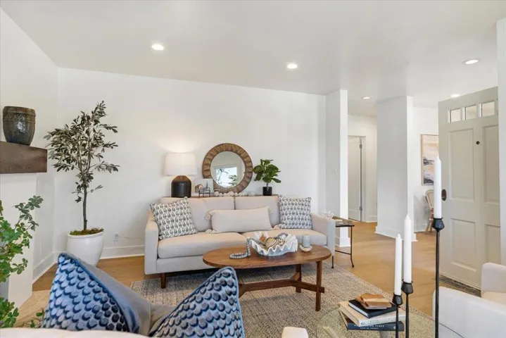 1133 Del Monte Boulevard, Pacific Grove, California 93950