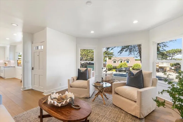 1133 Del Monte Boulevard, Pacific Grove, California 93950