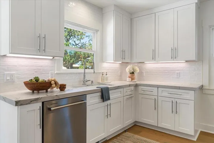 1133 Del Monte Boulevard, Pacific Grove, California 93950