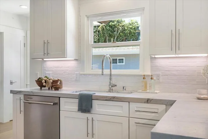 1133 Del Monte Boulevard, Pacific Grove, California 93950