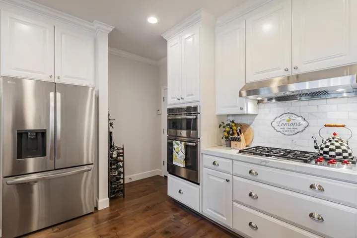 16933 Roberts Road, Los Gatos, California 95032