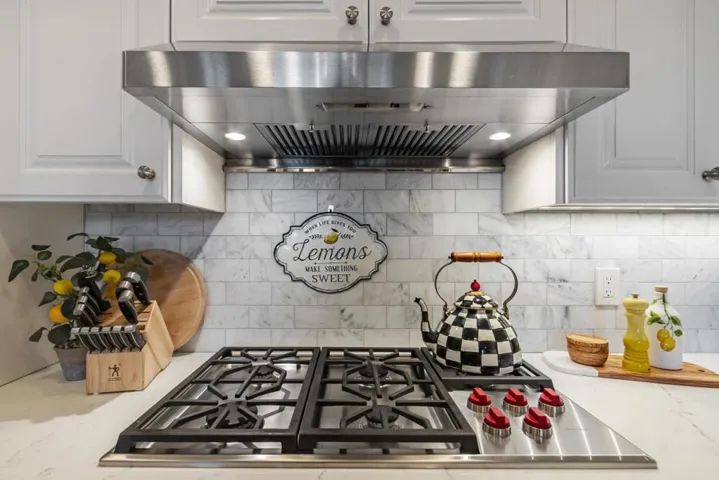 16933 Roberts Road, Los Gatos, California 95032