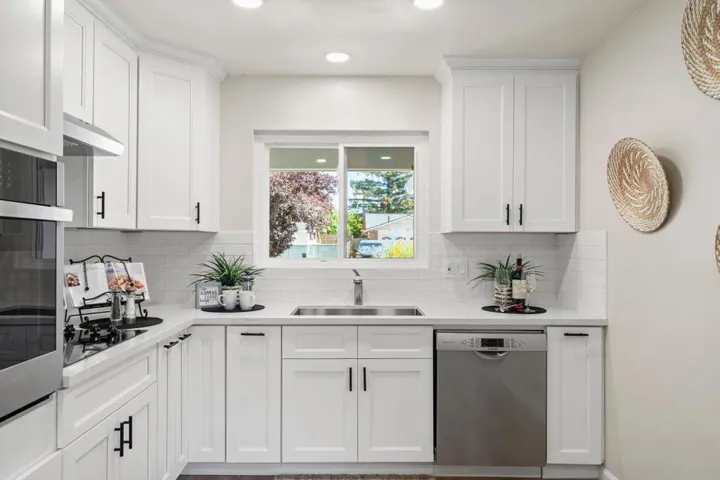 1533 Hallbrook Drive, San Jose, California 95118