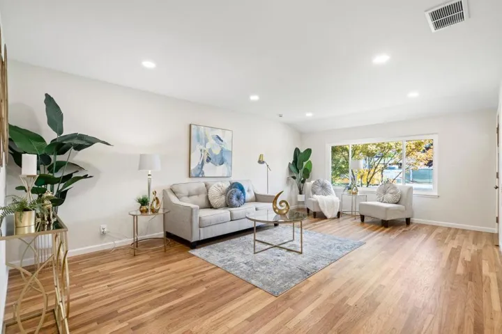 1533 Hallbrook Drive, San Jose, California 95118