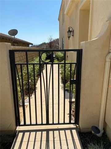 28507 1/2 Farrier Drive, Valencia, California 91354