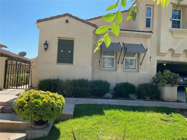 28507 1/2 Farrier Drive, Valencia, California 91354