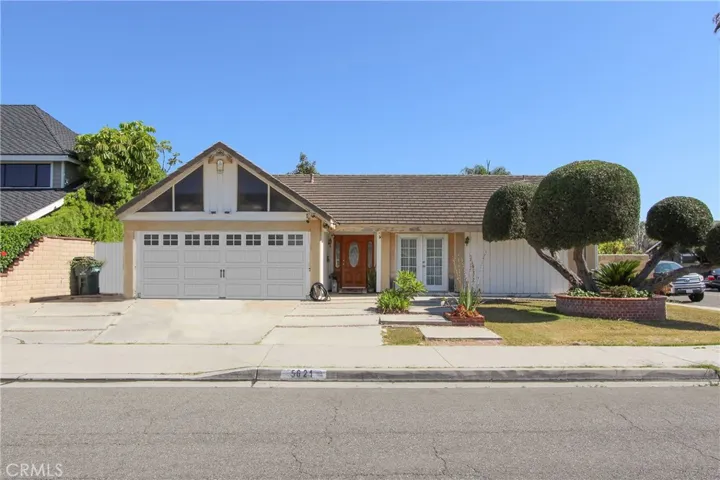 5621 Ridgebury Drive, Huntington Beach, California 92649