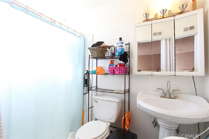 5621 Ridgebury Drive, Huntington Beach, California 92649