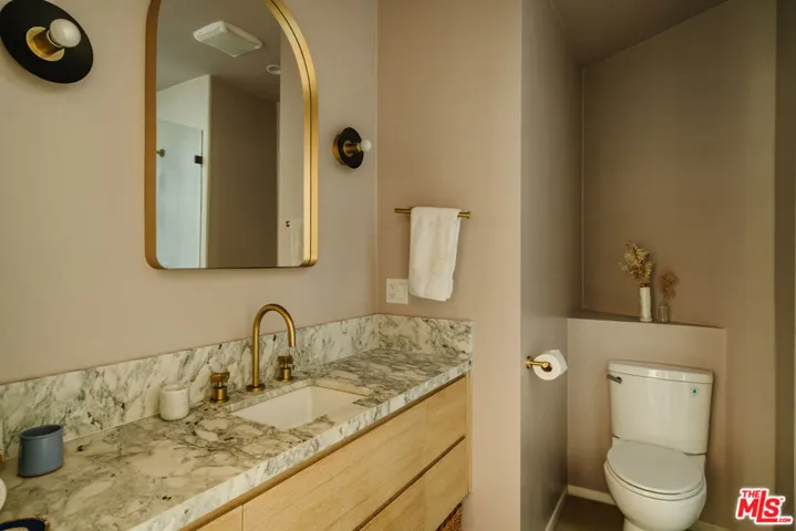 2443 N Vermont Avenue, Los Angeles, California 90027