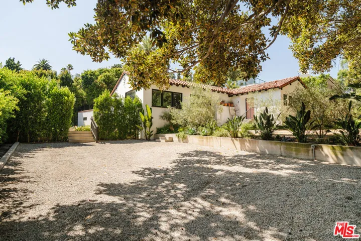 2443 N Vermont Avenue, Los Angeles, California 90027