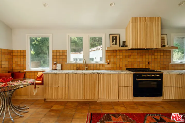 2443 N Vermont Avenue, Los Angeles, California 90027