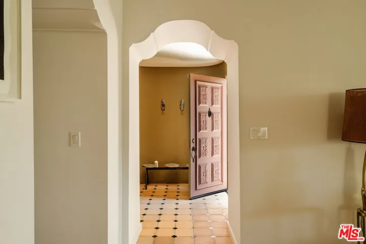 2443 N Vermont Avenue, Los Angeles, California 90027