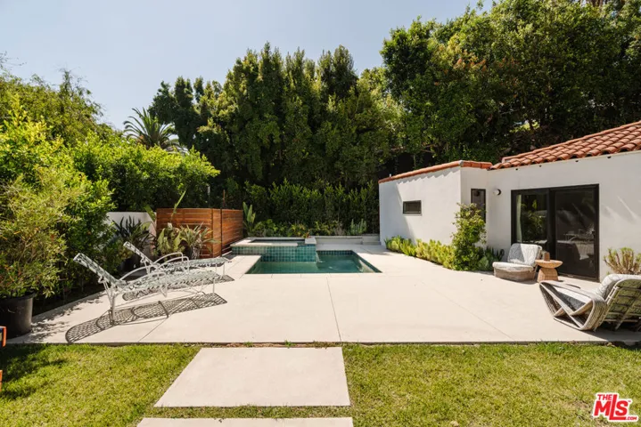 2443 N Vermont Avenue, Los Angeles, California 90027