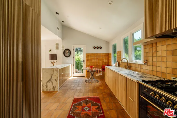 2443 N Vermont Avenue, Los Angeles, California 90027