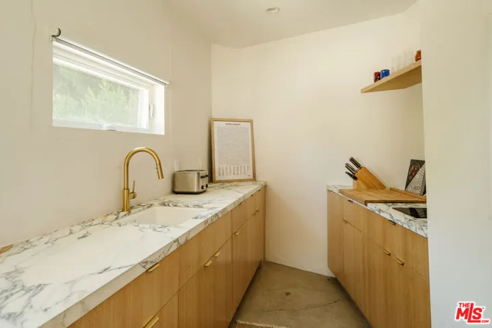 2443 N Vermont Avenue, Los Angeles, California 90027