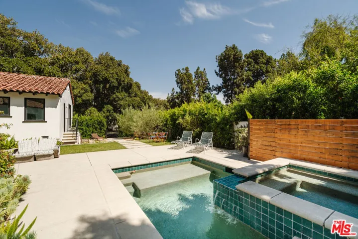 2443 N Vermont Avenue, Los Angeles, California 90027