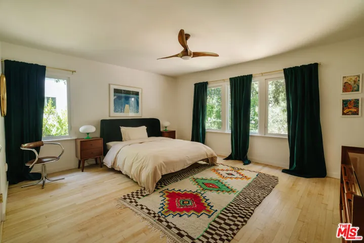 2443 N Vermont Avenue, Los Angeles, California 90027