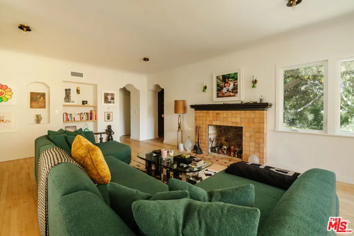 2443 N Vermont Avenue, Los Angeles, California 90027