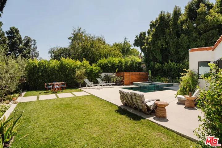2443 N Vermont Avenue, Los Angeles, California 90027