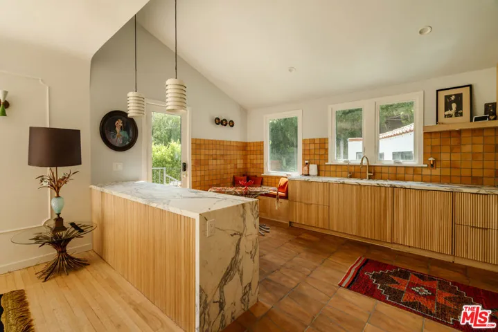 2443 N Vermont Avenue, Los Angeles, California 90027