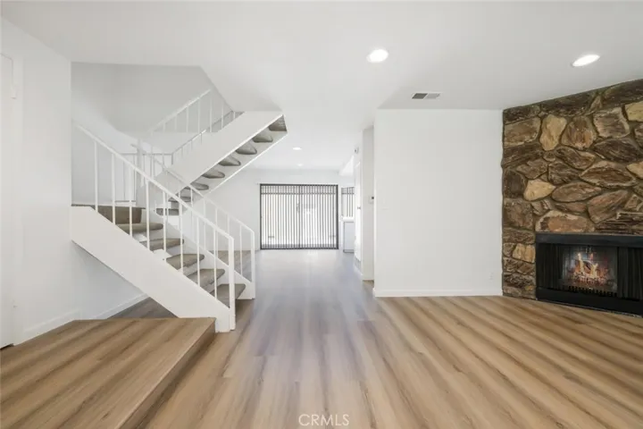 Entry/Living Room
