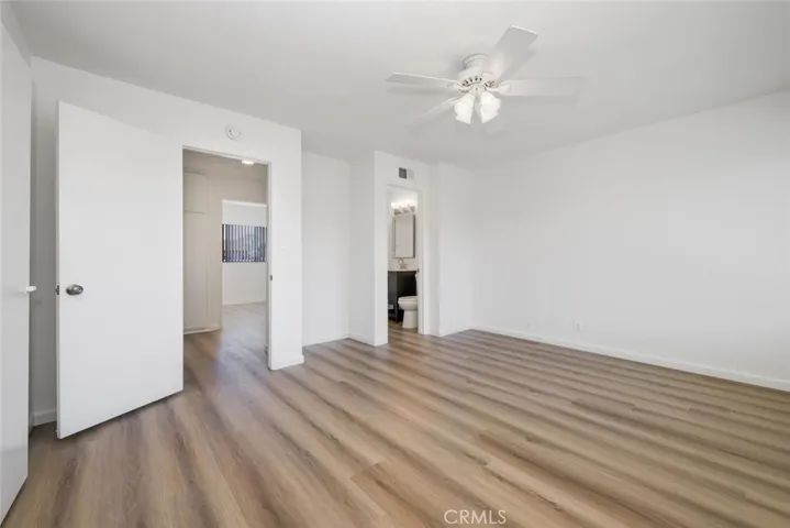 Direct access to hallway bathroom.