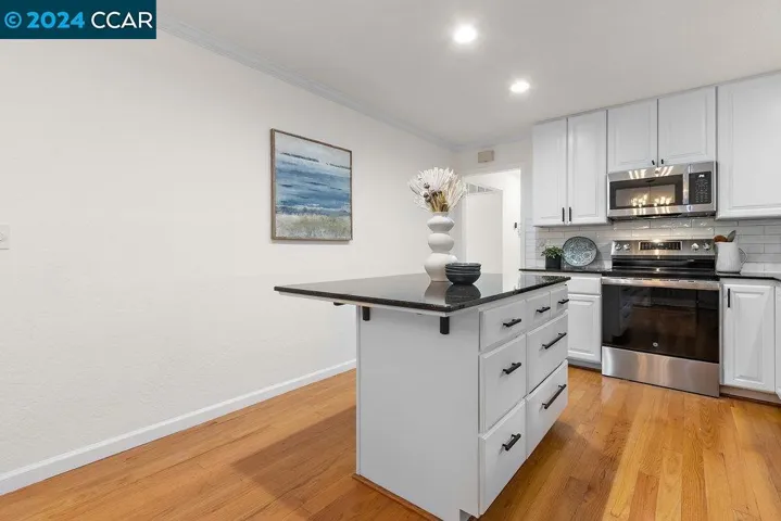 101 Panoramic Way, Walnut Creek, California 94595