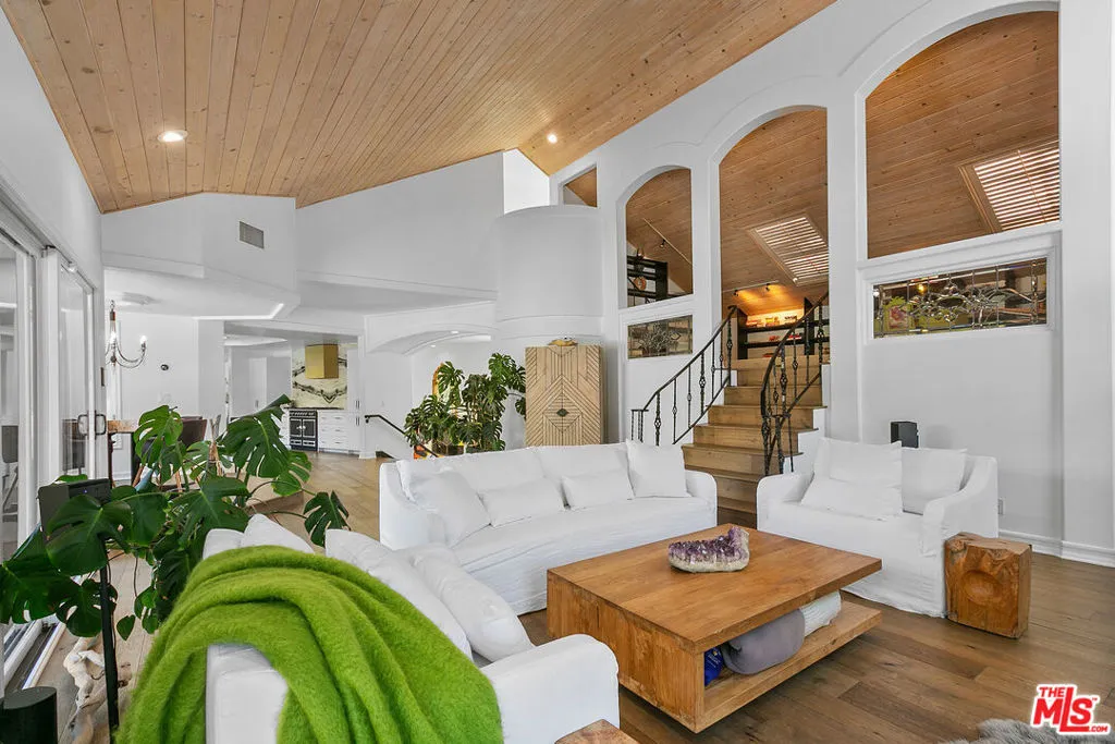 5555 Little Fawn Court, Westlake Village, California 91362 home-pic-17