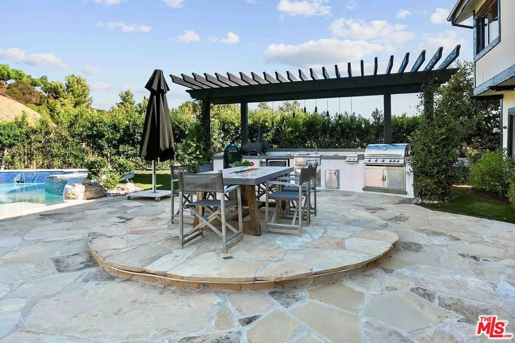 5555 Little Fawn Court, Westlake Village, California 91362 home-pic-37