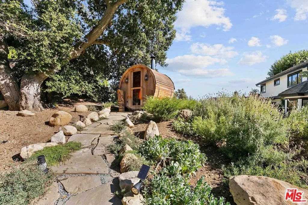 5555 Little Fawn Court, Westlake Village, California 91362 home-pic-42