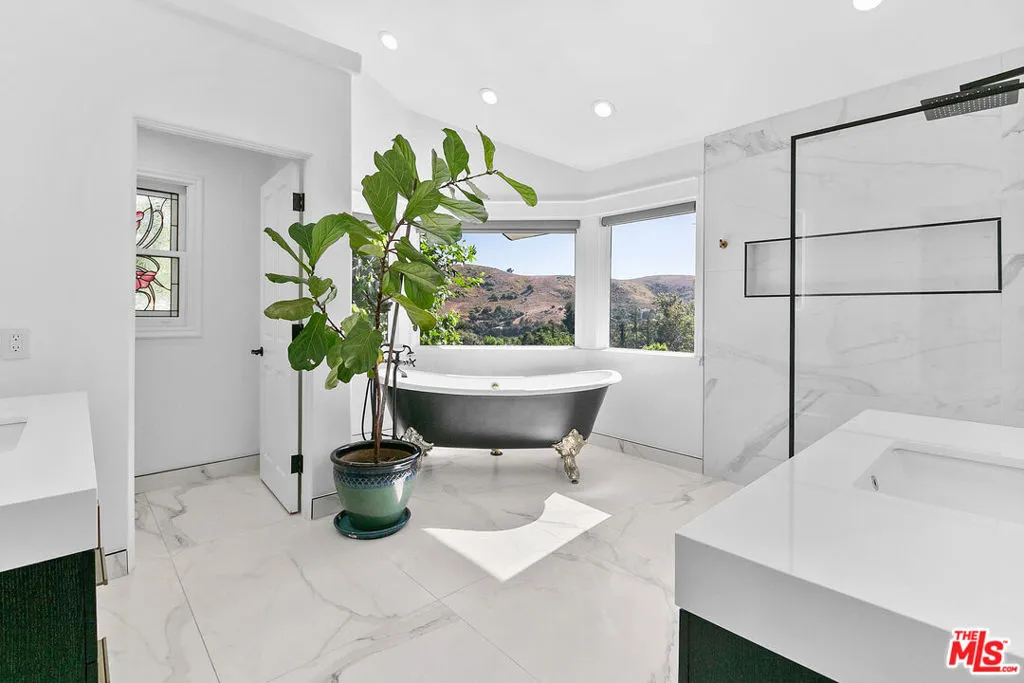 5555 Little Fawn Court, Westlake Village, California 91362 home-pic-30