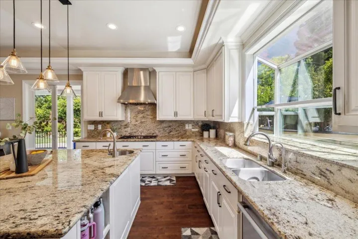 13744 Camino Rico, Saratoga, California 95070