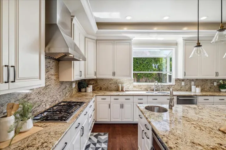 13744 Camino Rico, Saratoga, California 95070