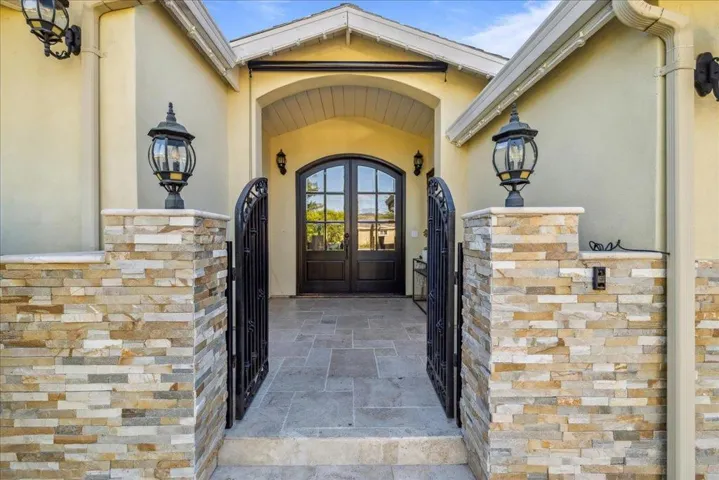 13744 Camino Rico, Saratoga, California 95070