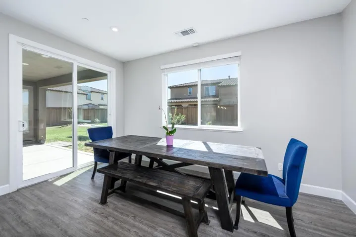 720 Moonlight Court, Dixon, California 95620