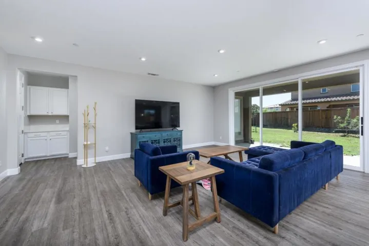 720 Moonlight Court, Dixon, California 95620