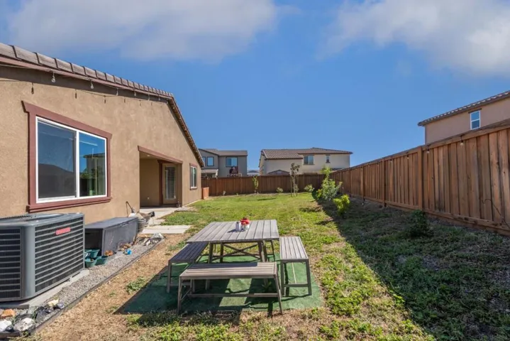 720 Moonlight Court, Dixon, California 95620