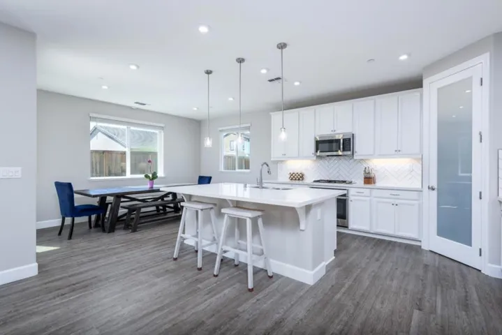 720 Moonlight Court, Dixon, California 95620