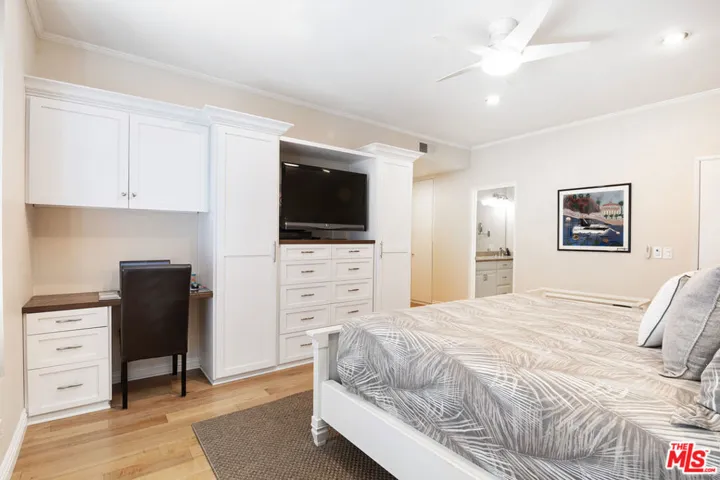 306 Bora Bora Way 212, Marina Del Rey, California 90292
