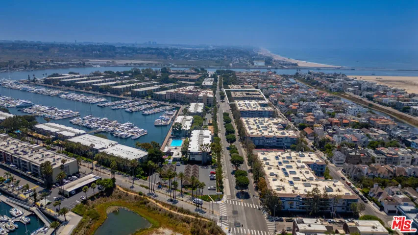 306 Bora Bora Way 212, Marina Del Rey, California 90292