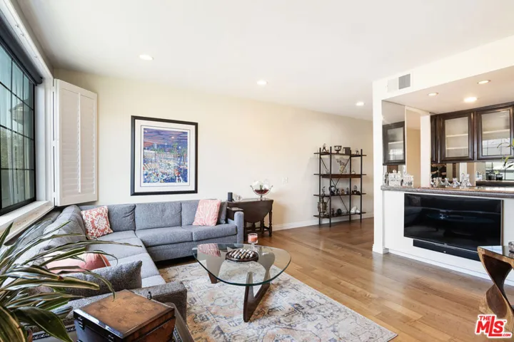 306 Bora Bora Way 212, Marina Del Rey, California 90292
