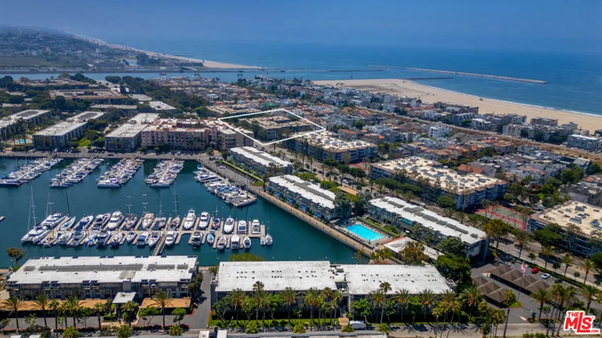 306 Bora Bora Way 212, Marina Del Rey, California 90292