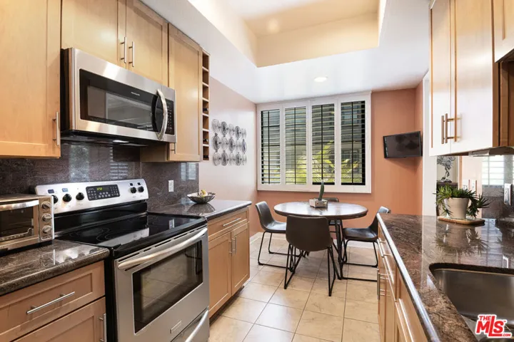 306 Bora Bora Way 212, Marina Del Rey, California 90292