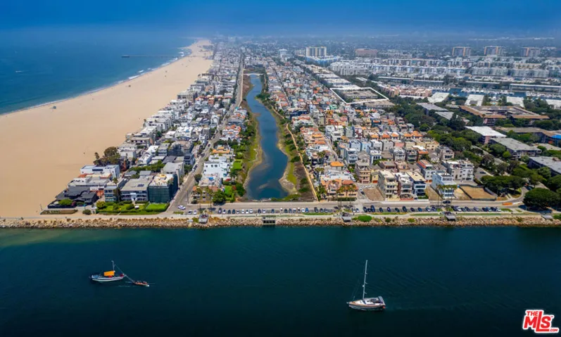 306 Bora Bora Way 212, Marina Del Rey, California 90292